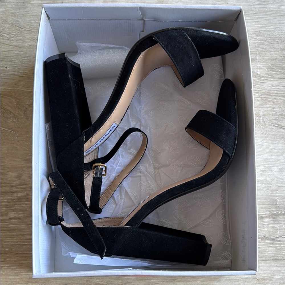 Steve Madden Carrson Black Suede Heels